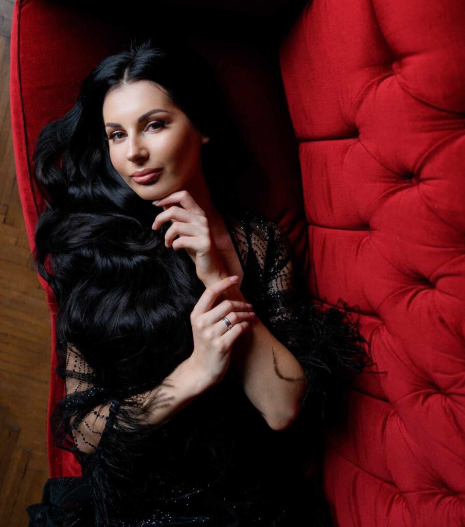 Hot Girl Escort Services in Tustin for Dining